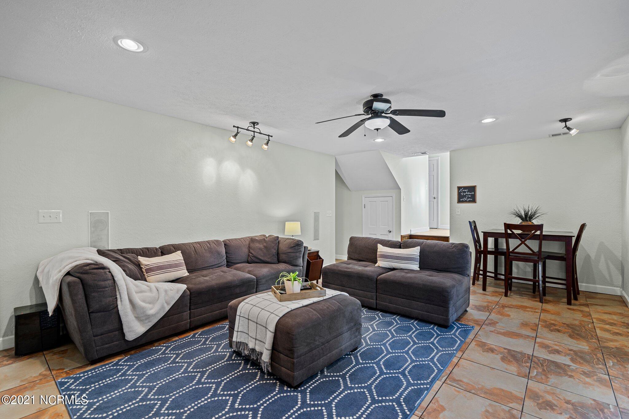 306 Lansdowne Road Wilmington, NC 28409 - Photo 11 of 53 32-web-or-mls-DSC00232