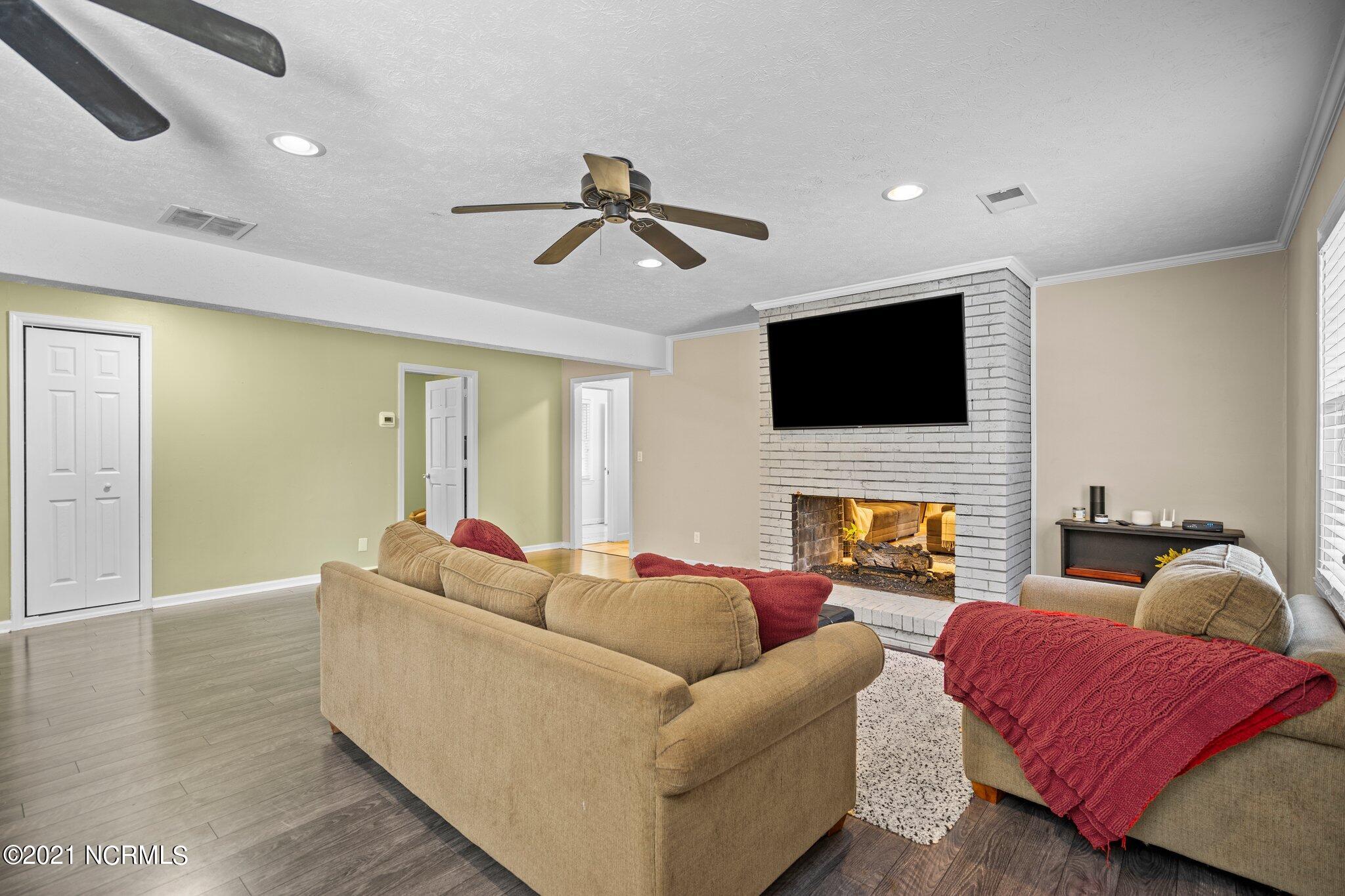 306 Lansdowne Road Wilmington, NC 28409 - Photo 14 of 53 29-web-or-mls-DSC00220