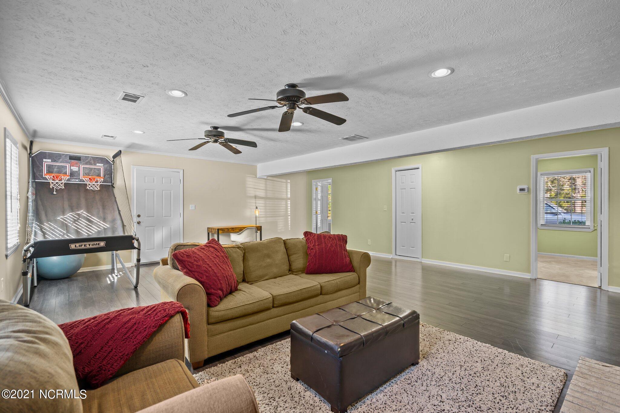 306 Lansdowne Road Wilmington, NC 28409 - Photo 15 of 53 26-web-or-mls-DSC00211