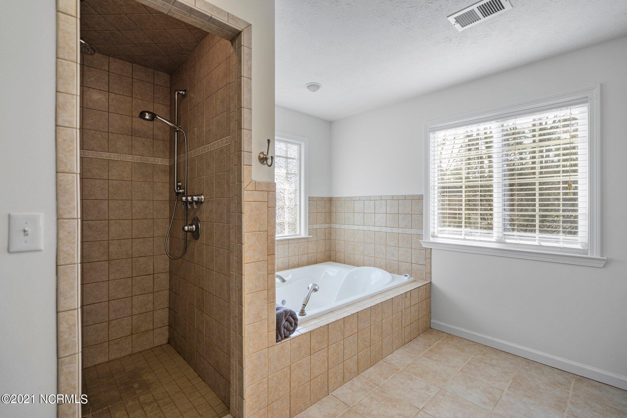 306 Lansdowne Road Wilmington, NC 28409 - Photo 23 of 53 60-web-or-mls-DSC00332