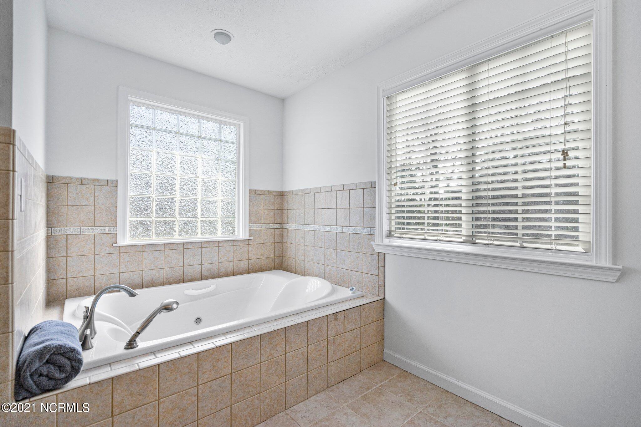 306 Lansdowne Road Wilmington, NC 28409 - Photo 24 of 53 64-web-or-mls-DSC00344