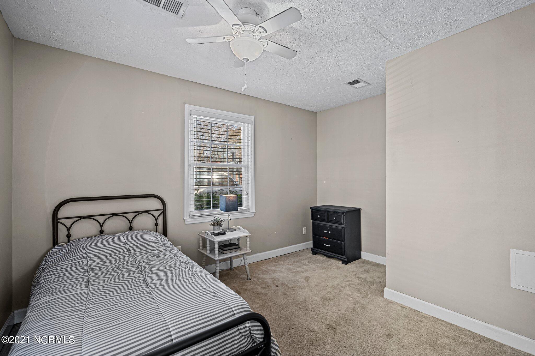 306 Lansdowne Road Wilmington, NC 28409 - Photo 32 of 53 27-web-or-mls-DSC00214