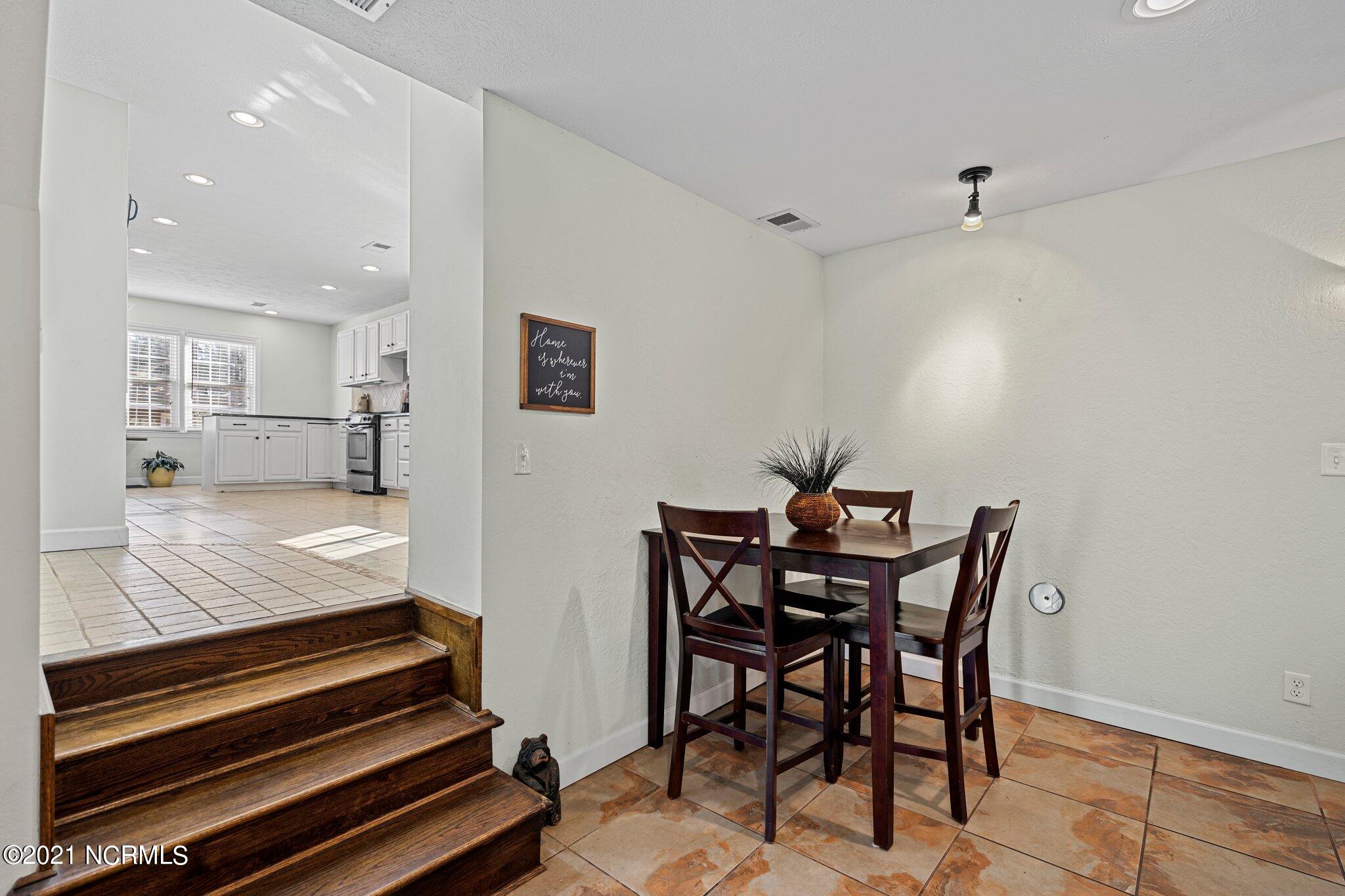 306 Lansdowne Road Wilmington, NC 28409 - Photo 10 of 53 35-web-or-mls-DSC00241