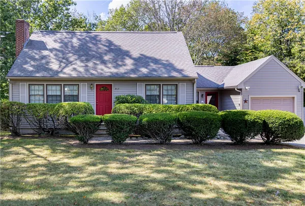 $515,000 | 367 Chestnut Hill Road, Glocester, RI 02814