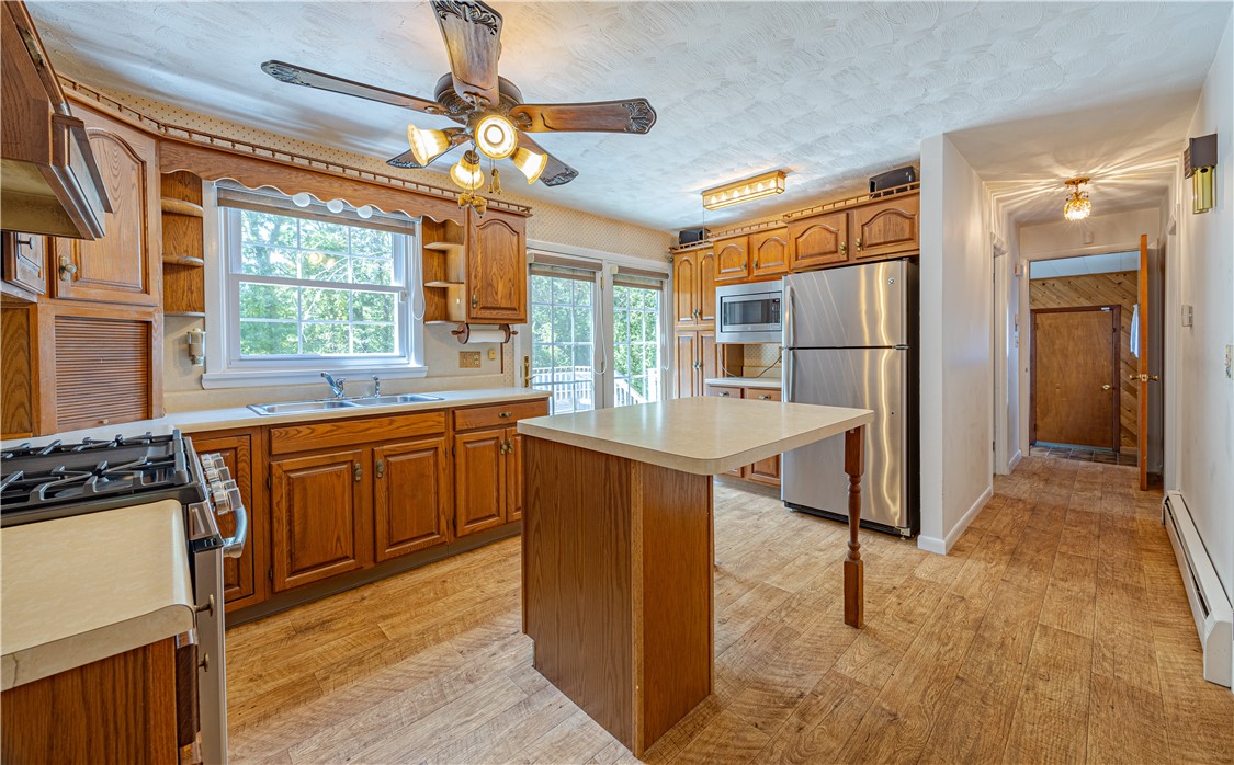 367 Chestnut Hill Road Glocester, RI 02814 - Photo 14 of 28