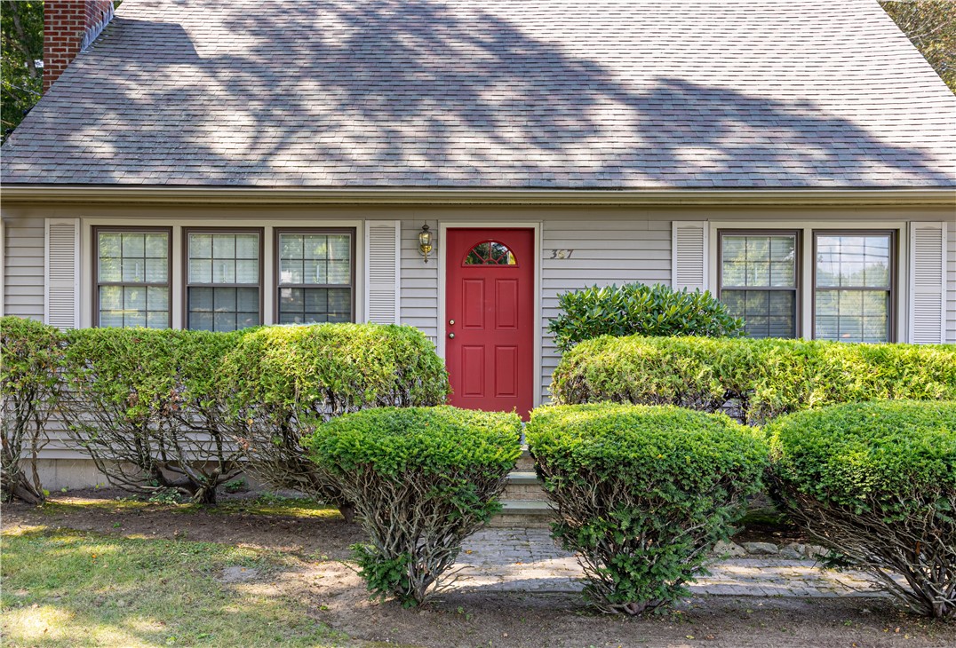 367 Chestnut Hill Road Glocester, RI 02814 - Photo 2 of 28