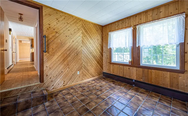 $524,900 | 367 Chestnut Hill Road, Glocester, RI 02814