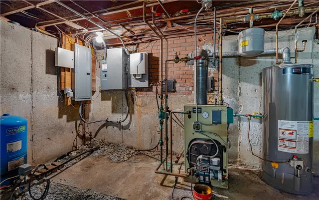 $524,900 | 367 Chestnut Hill Road, Glocester, RI 02814