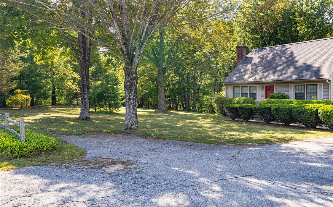 367 Chestnut Hill Road Glocester, RI 02814 - Photo 3 of 28