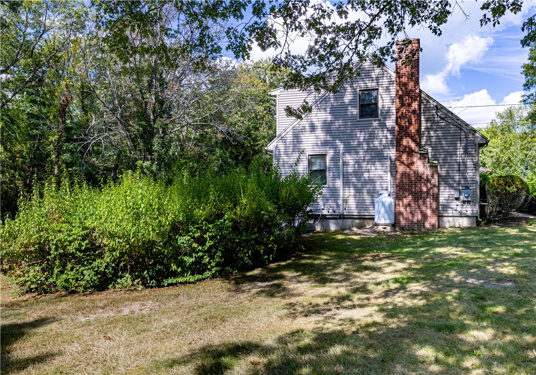 367 Chestnut Hill Road Glocester, RI 02814 - Photo 6 of 28