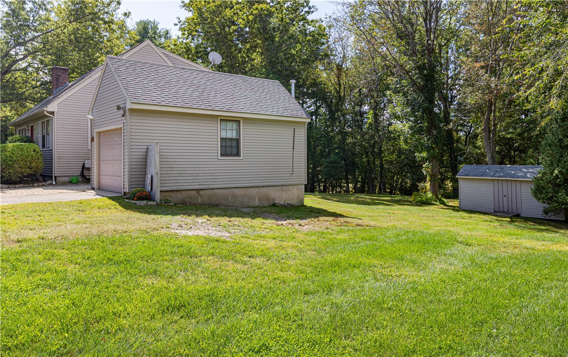 367 Chestnut Hill Road Glocester, RI 02814 - Photo 10 of 28