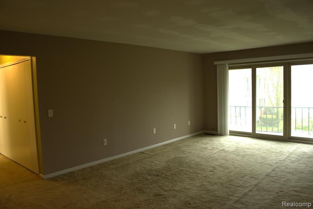 29640 Middlebelt Road, Unit 2603 Farmington Hills, MI 48334 - Photo 3 of 13