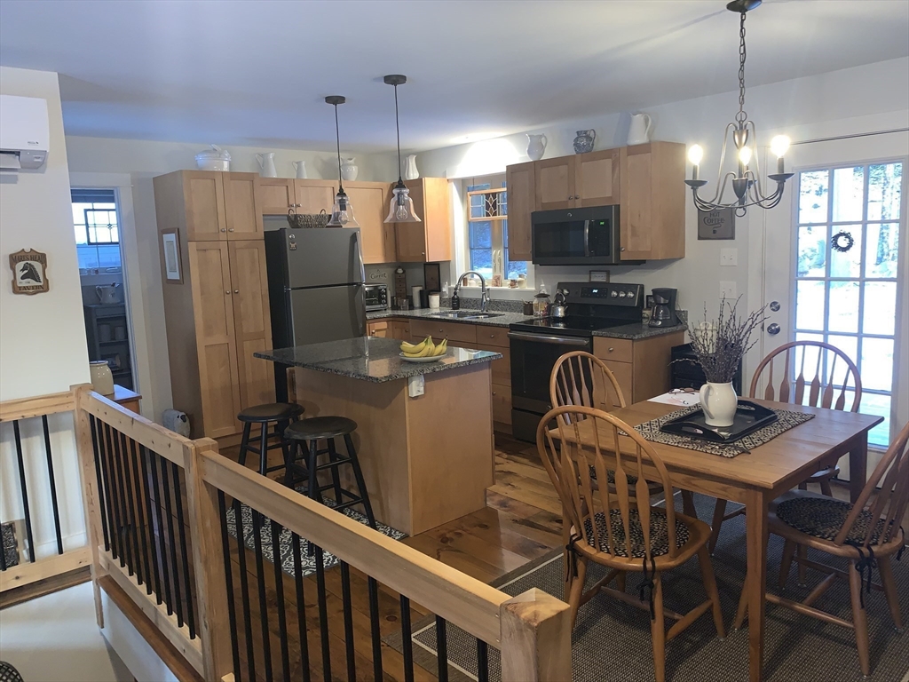 1445 West Royalston Road Athol, MA 01331 - Photo 9 of 32 Gallery Image 9