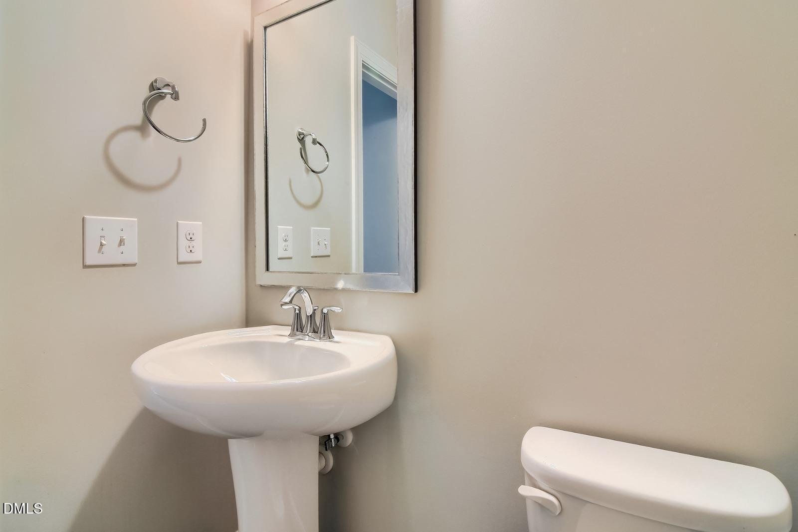 920 Dalton Ridge Place Apex, NC 27523 - Photo 7 of 22 PHOTO-2026-04-17-09-09-09_1