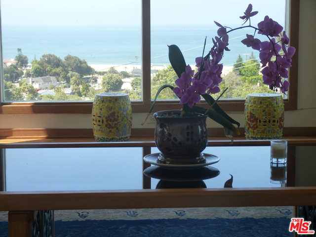 389 Upper Mesa Road, Unit 1 Santa Monica, CA 90402 - Photo 4 of 7