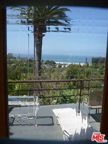 389 Upper Mesa Road, Unit 1 Santa Monica, CA 90402 - Photo 5 of 7