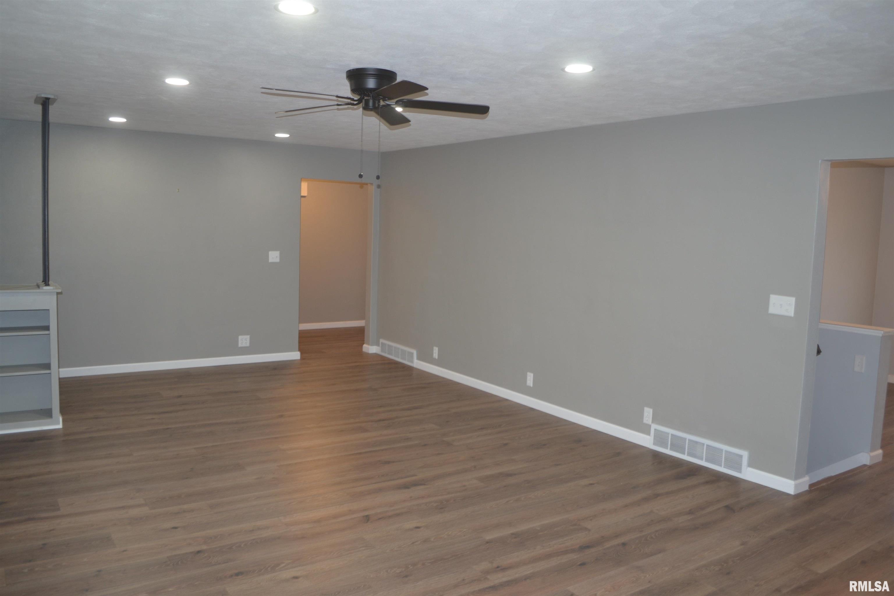 321 West Madison Street Metamora, IL 61548 - Photo 4 of 37