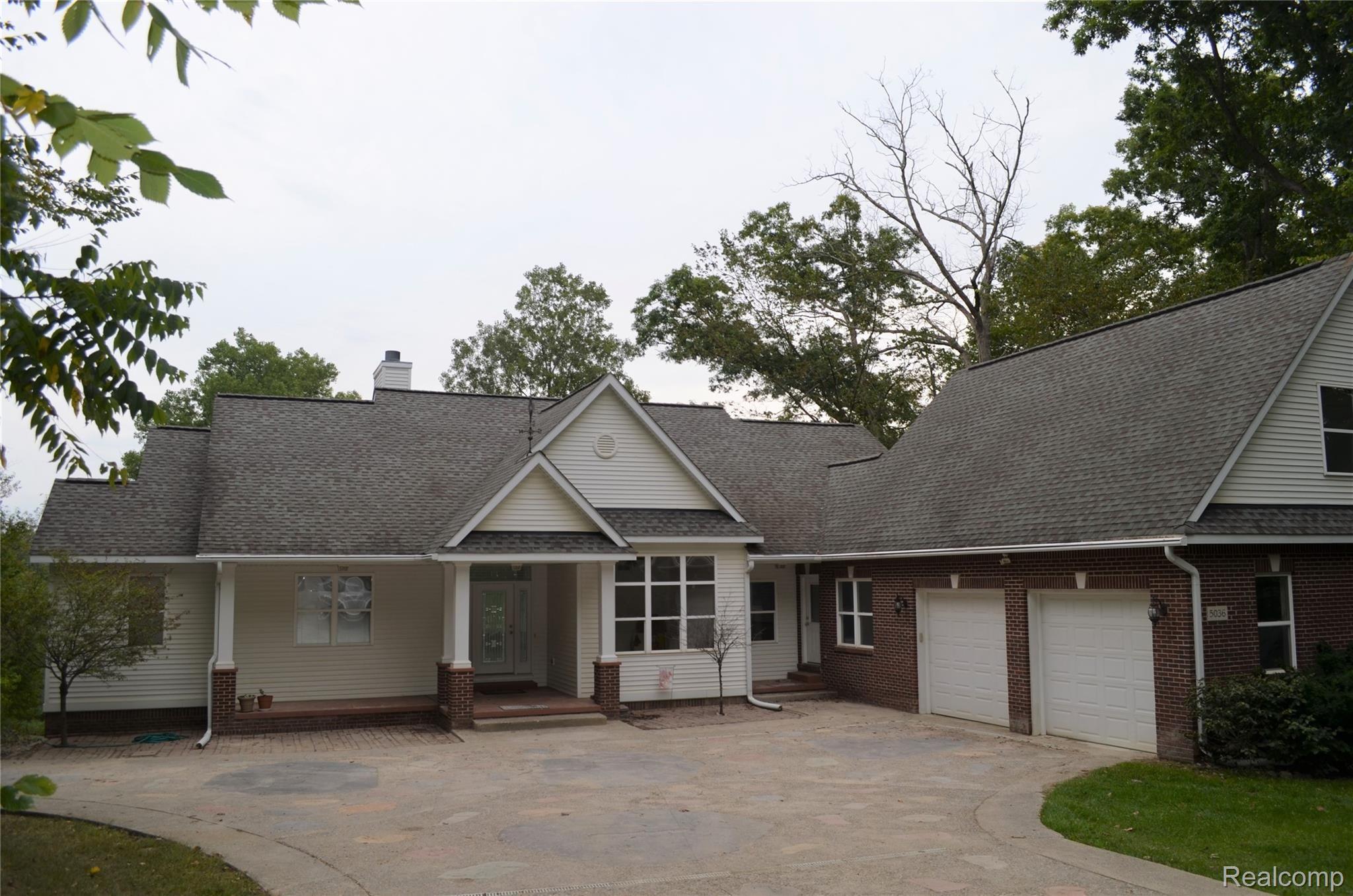 5036 Bullard Road Fenton, MI 48430 - Photo 1 of 62 DSC_0029.JPG