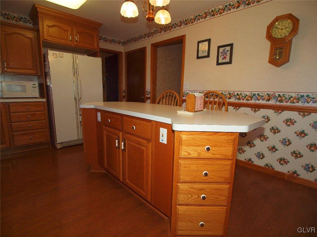 2915 Fischer Road Easton, PA 18045 - Photo 6 of 27 Gallery Image 6