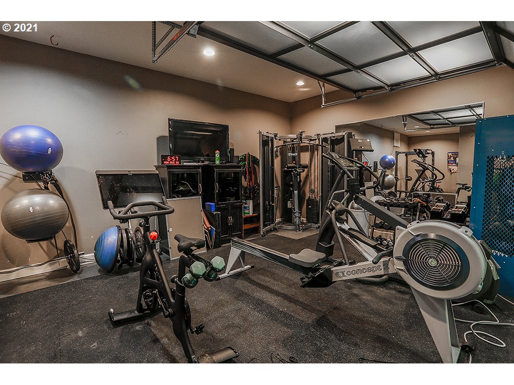 531 South 19th Place Ridgefield, WA 98642 - Photo 22 of 32 a view of a room with gym equipment