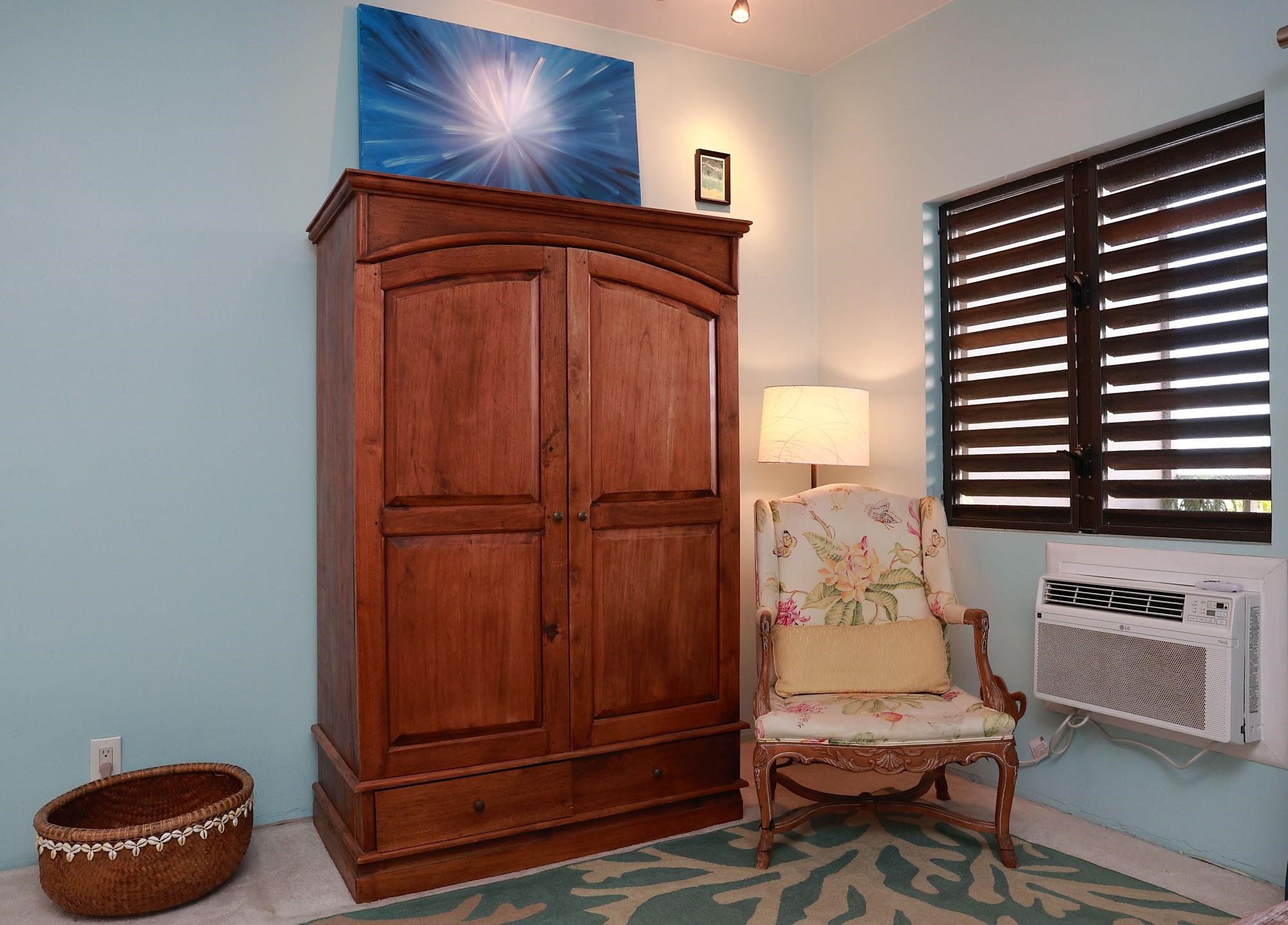 4435 Lower Honoapiilani Road, Unit 205 Lahaina, HI 96761 - Photo 20 of 26 a view of workspace with furniture and natural light