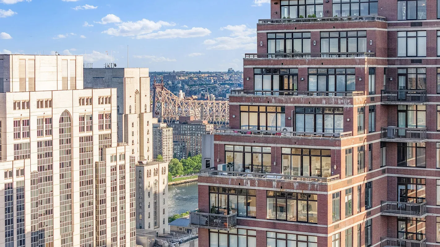 422 East 72nd Street, Unit 37AD Manhattan, NY 10021 - Photo 56 of 58 a building view