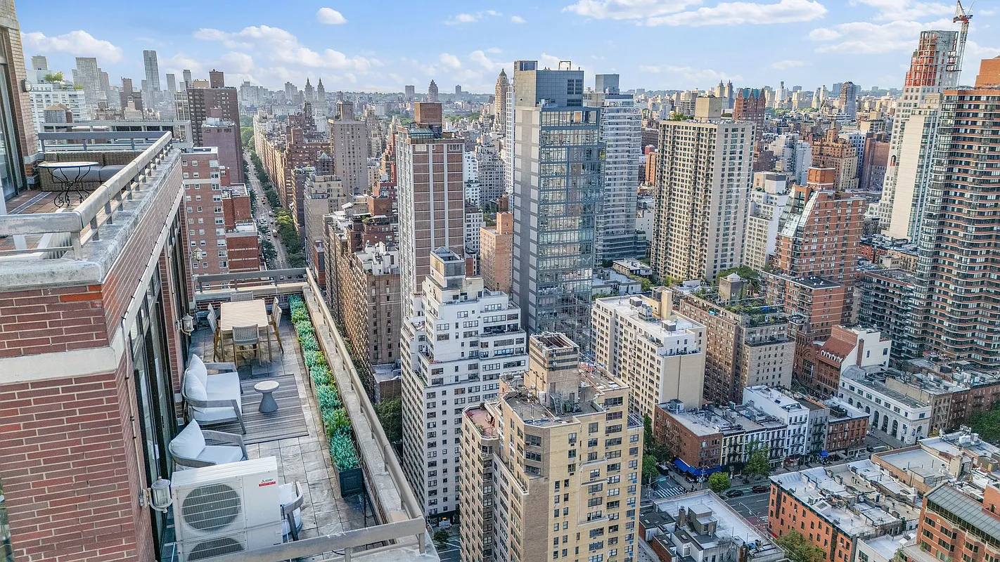 422 East 72nd Street, Unit 37AD Manhattan, NY 10021 - Photo 9 of 58 a city view with lot of high rise buildings