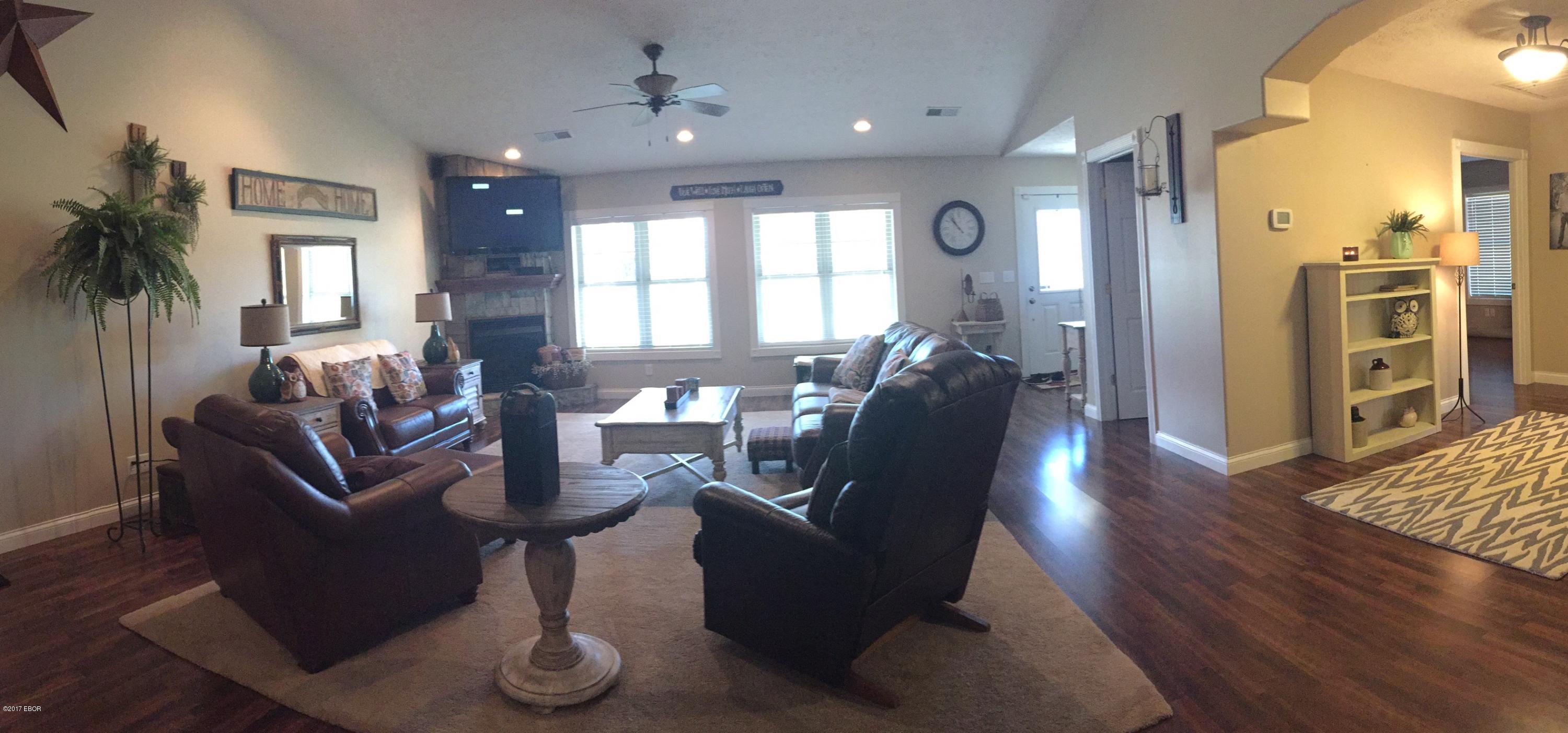 22540 Galatia Post Road Pittsburg, IL 62974 - Photo 4 of 19