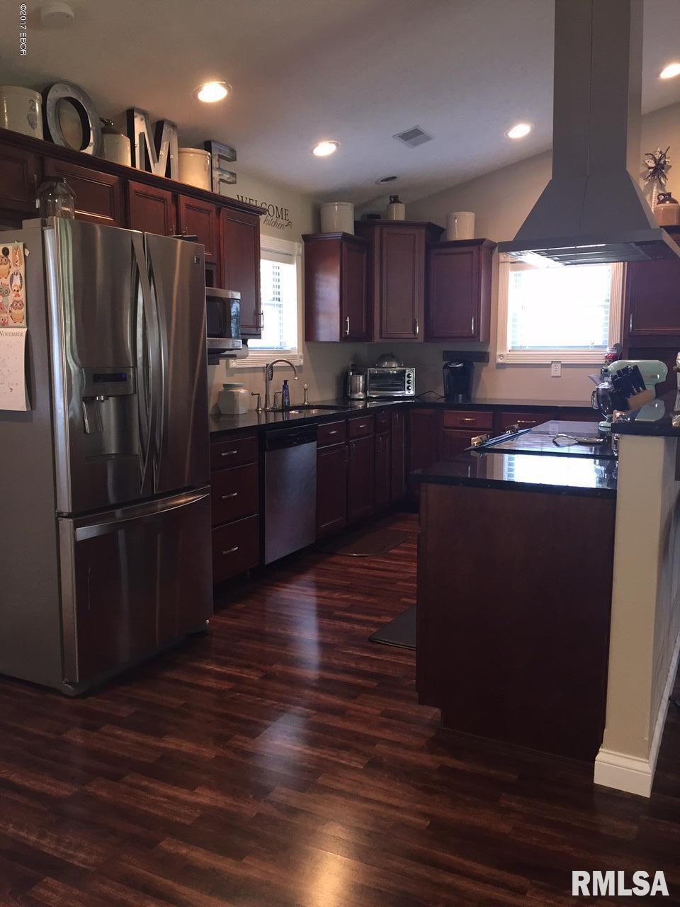 22540 Galatia Post Road Pittsburg, IL 62974 - Photo 8 of 19