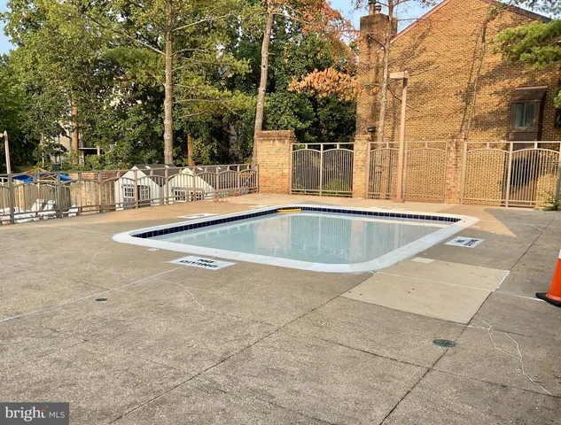 $2,450 | 3024 Gentain Court Northeast, Unit 3024, Washington, DC 20017