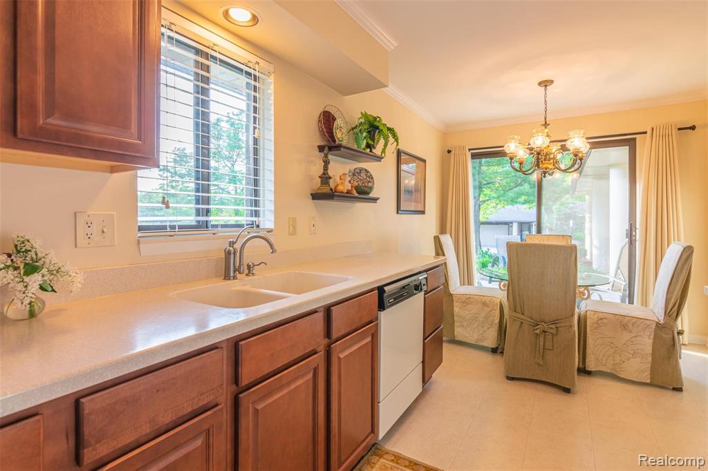 975 Wexford Way Rochester Hills, MI 48307 - Photo 9 of 30