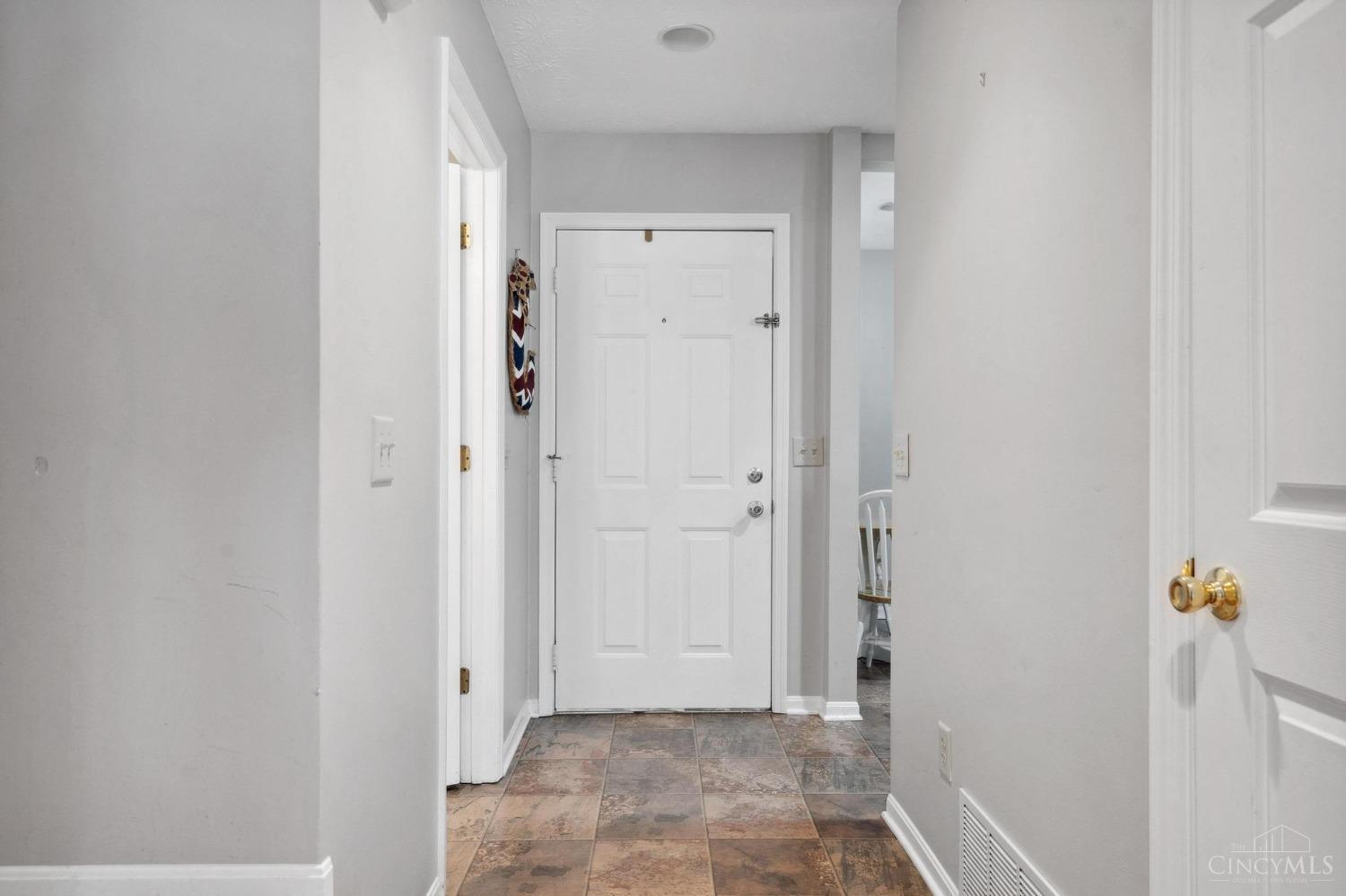 7576 Lake Pointe Maineville, OH 45039 - Photo 6 of 35