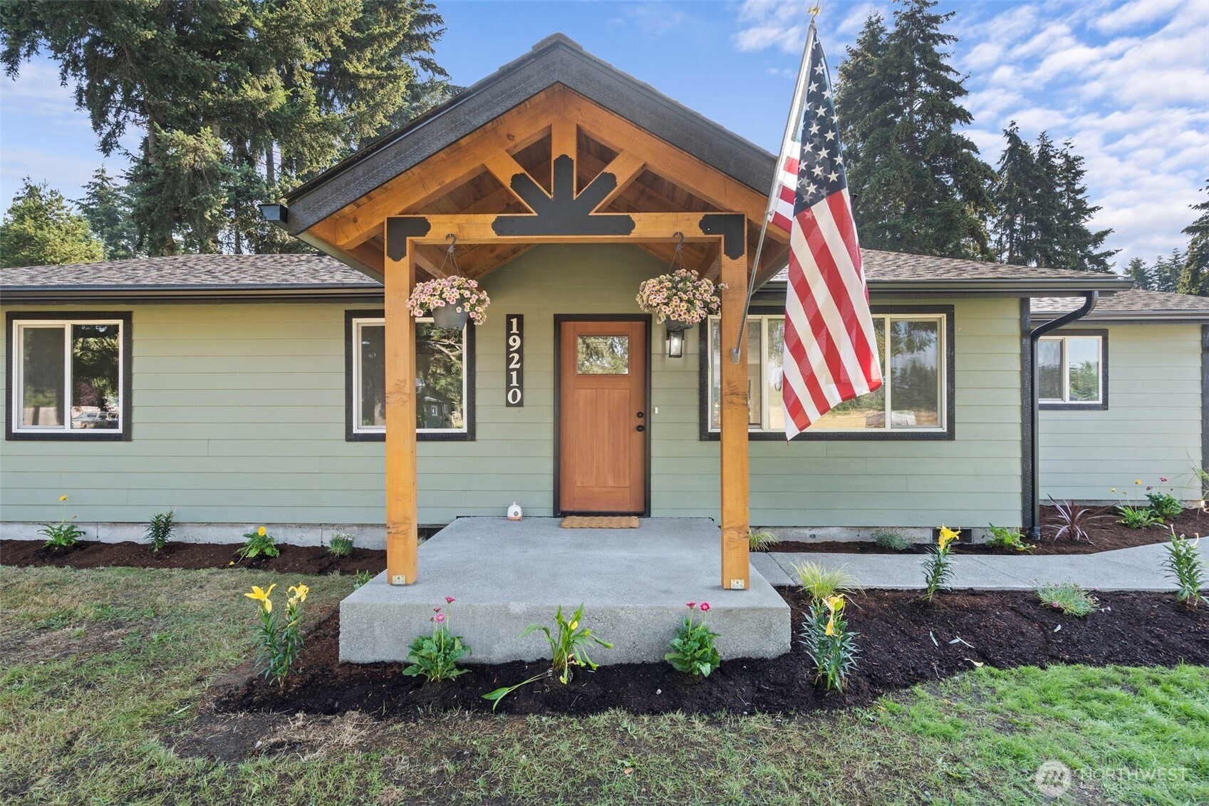19210 Pecan Street Southwest Rochester, WA 98579 - Photo 2 of 37