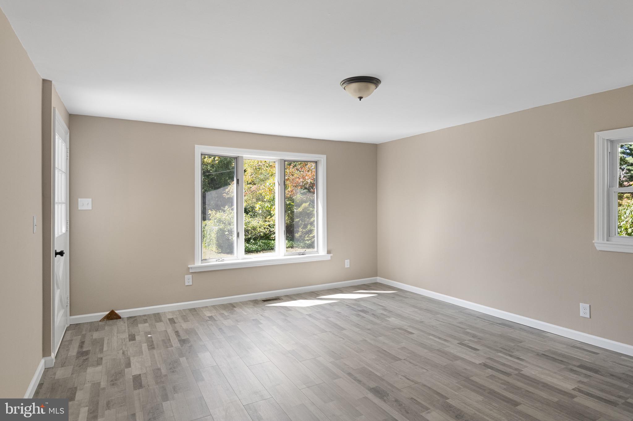 44 Willow Grove Road Elmer, NJ 08318 - Photo 5 of 48 Living room