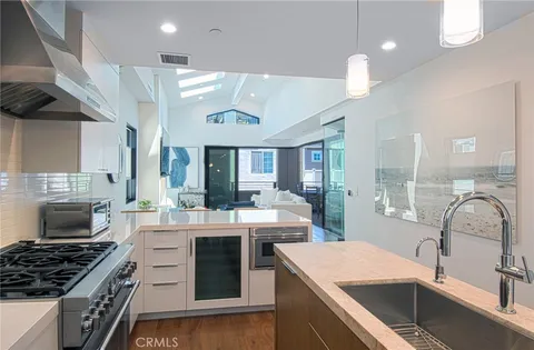 $3,520,000 | 502 1/2 Begonia Avenue, Corona del Mar, CA 92625