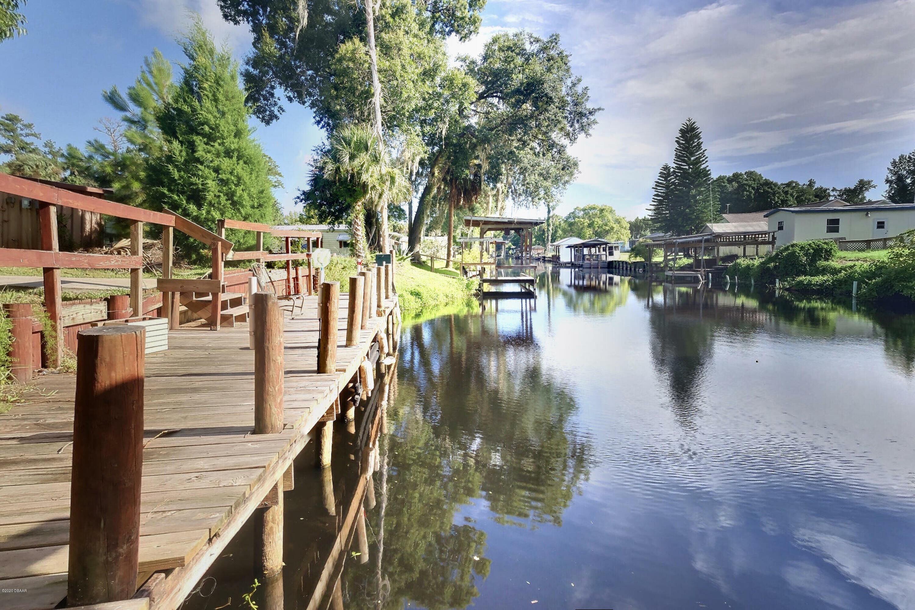 55624 Sam Street Astor, FL 32102 - Photo 3 of 18 IMG_3576