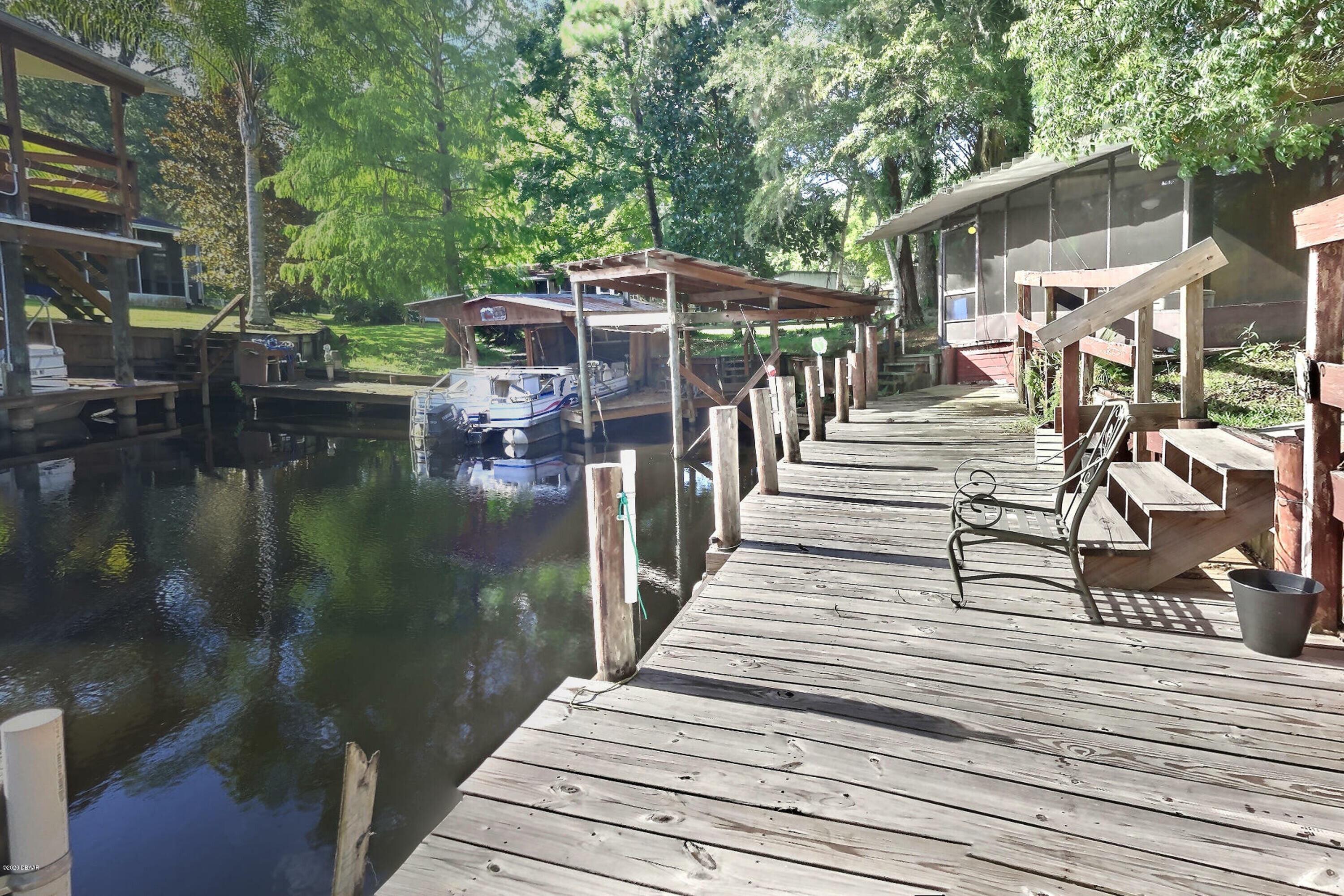 55624 Sam Street Astor, FL 32102 - Photo 4 of 18 IMG_3577