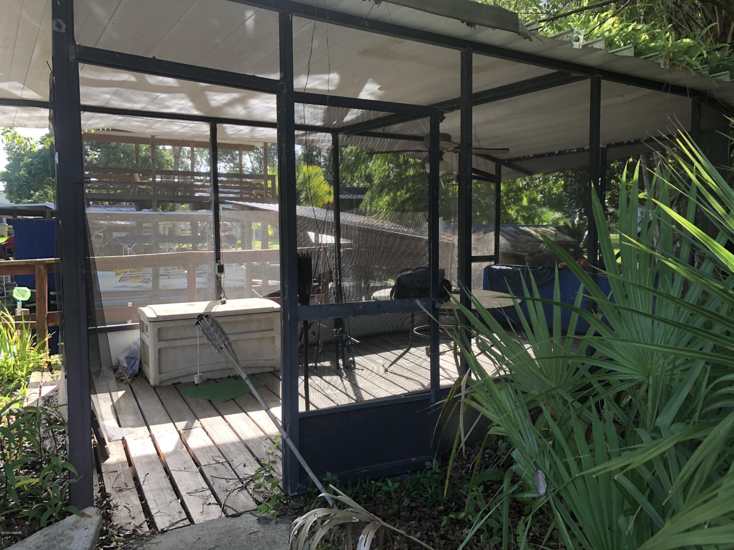 55624 Sam Street Astor, FL 32102 - Photo 5 of 18 IMG_3564