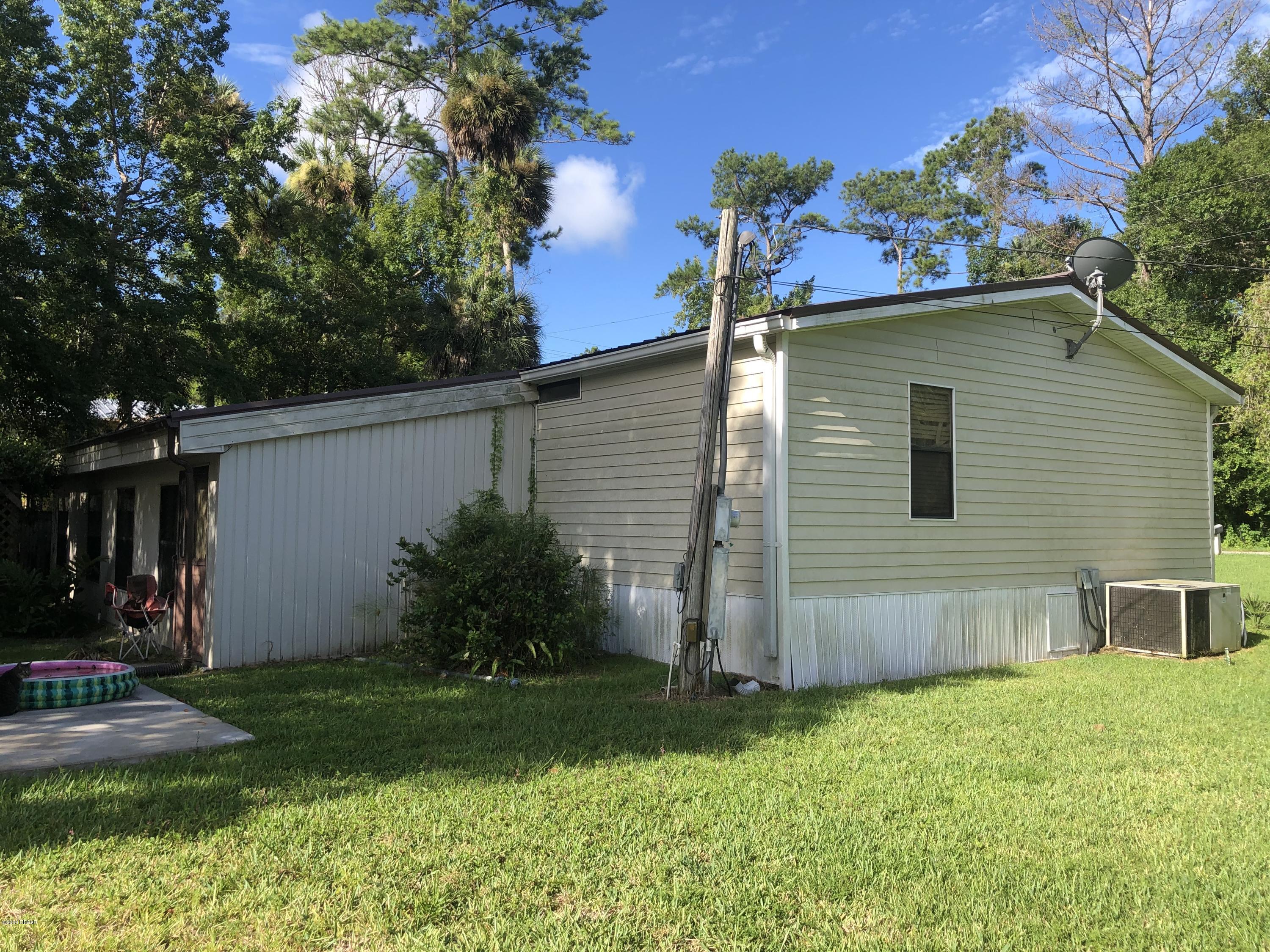 55624 Sam Street Astor, FL 32102 - Photo 7 of 18 IMG_3561