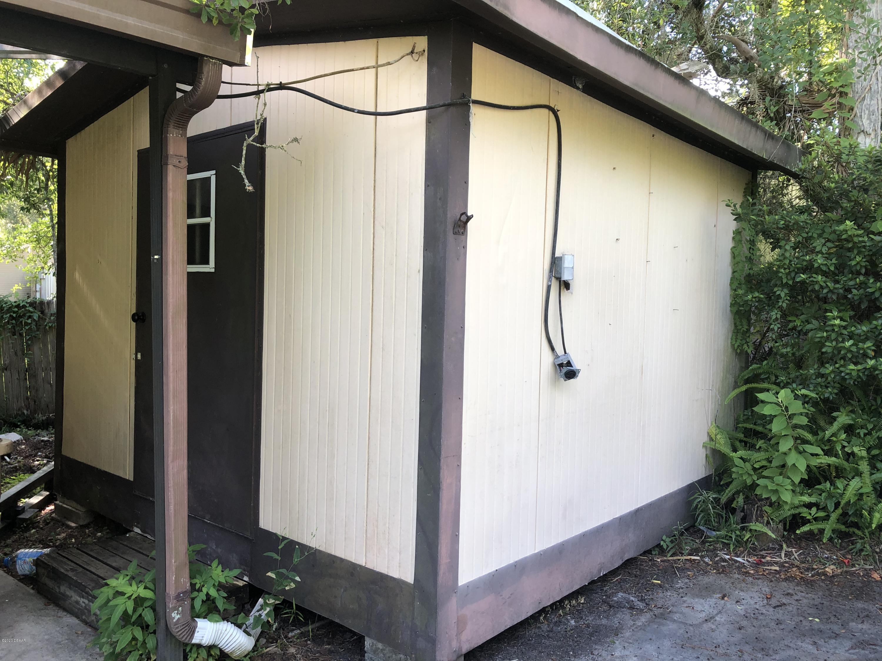 55624 Sam Street Astor, FL 32102 - Photo 10 of 18 IMG_3556