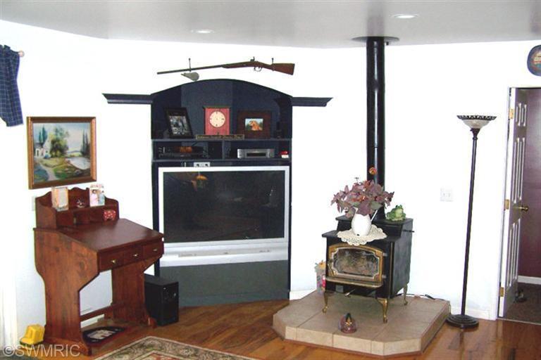 6118 North Ridge Road Pentwater, MI 49449 - Photo 12 of 24 Additional Photo