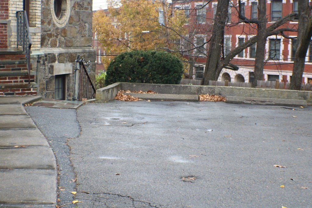 11 Garrison Road, Unit 5 Brookline, MA 02445 - Photo 3 of 17