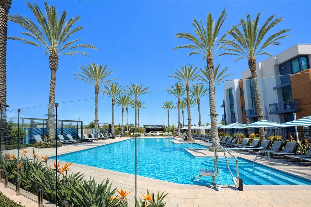 2173 Swaim Way Tustin, CA 92782 - Photo 34 of 34 a view of an ocean with palm trees