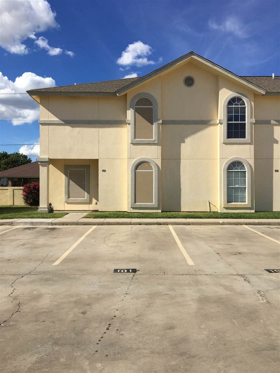 1000 Ranchway Drive, Unit 101 Laredo, TX 78045 - Photo 1 of 10 Gallery Image 1