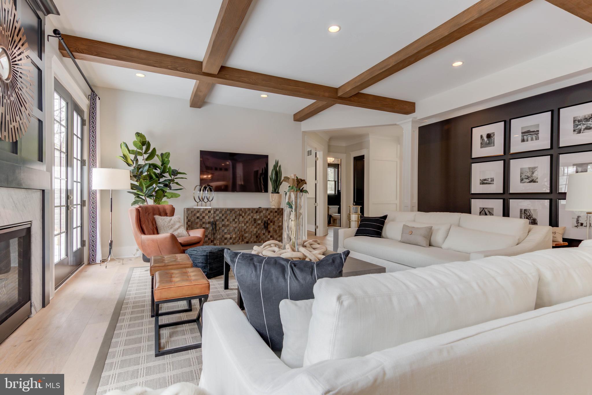 328 Morris Road Newtown Square, PA 19073 - Photo 2 of 21 Stunning Living Room
