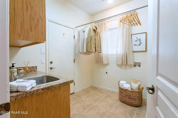 $2,300 | 988 Louie Street, Prescott, AZ 86301