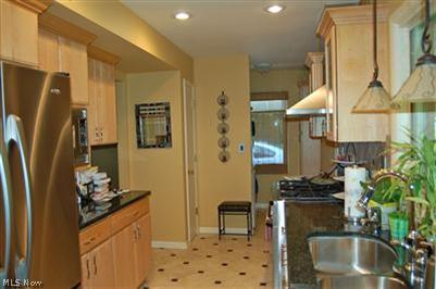 30110 Bolingbrook Road Pepper Pike, OH 44124 - Photo 11 of 25