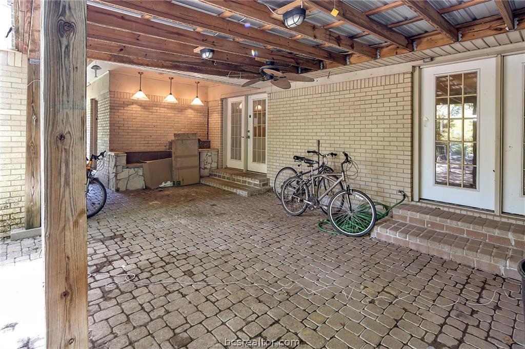 305 West Brookside Drive Bryan, TX 77801 - Photo 39 of 43