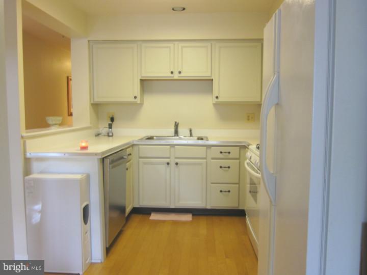 324 Brickhouse Road Princeton, NJ 08540 - Photo 6 of 21 Kitchen