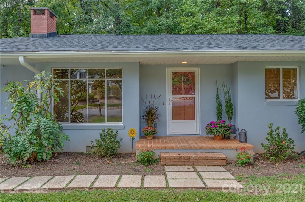 195 Grady Avenue Tryon, NC 28782 - Photo 3 of 31 Gallery Image 3